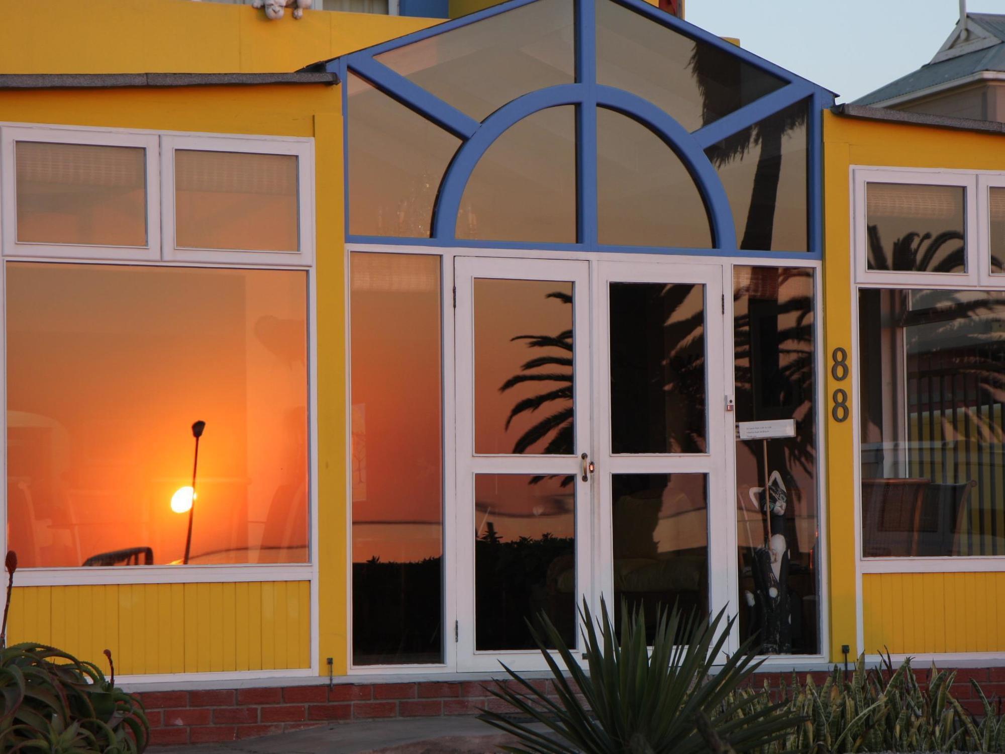 Lagoon Lodge Walvis Bay Bagian luar foto