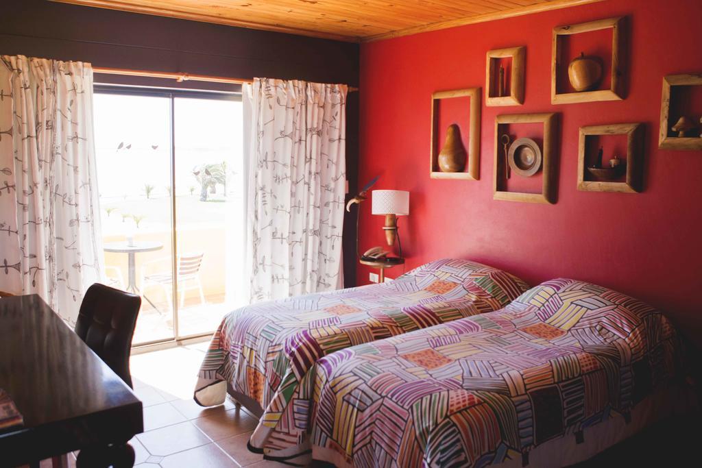 Lagoon Lodge Walvis Bay Bagian luar foto